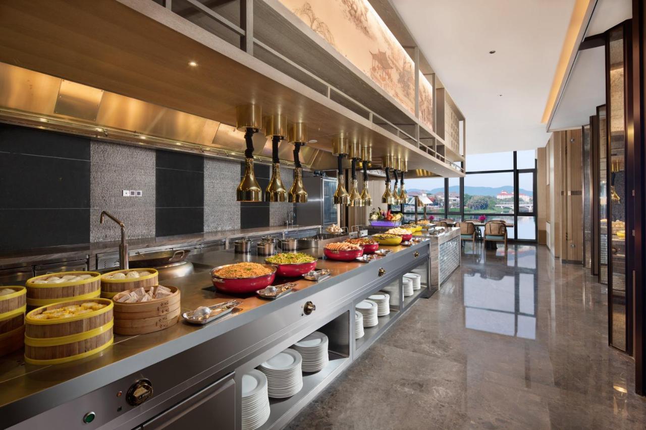 Holiday Inn & Suites Sanya Yalong Bay Exterior foto